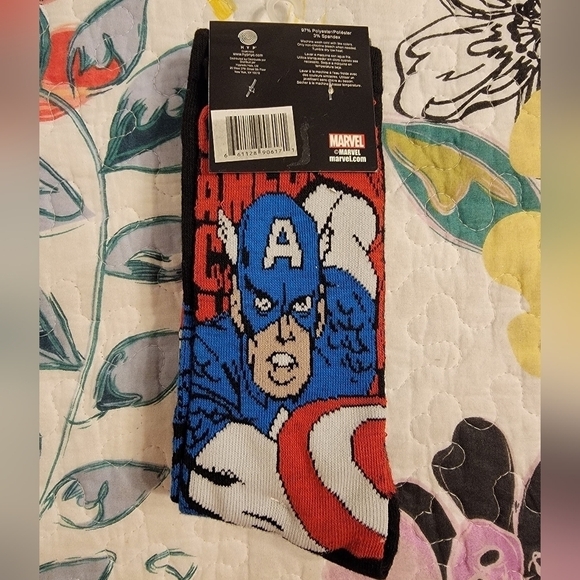 NWT 2 Pack Men's Marvel Socks - Picture 2 of 3